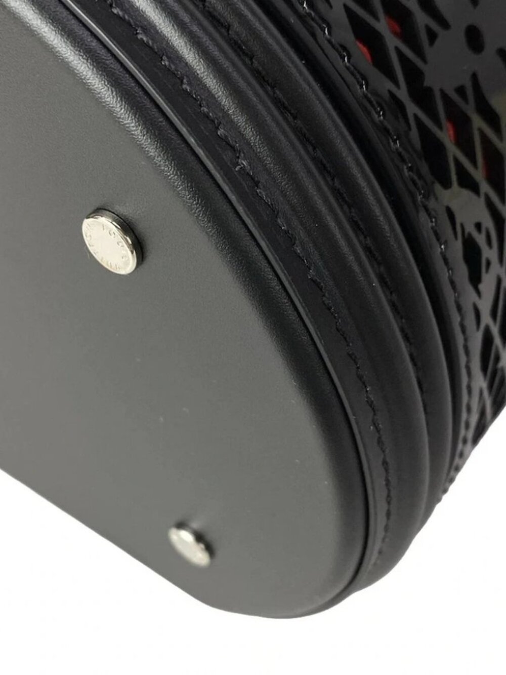LOUIS VUITTON Cannes M20363 Noir Monogram Lace - RFID : confirmed Vanity Bag - Picture 11 of 16